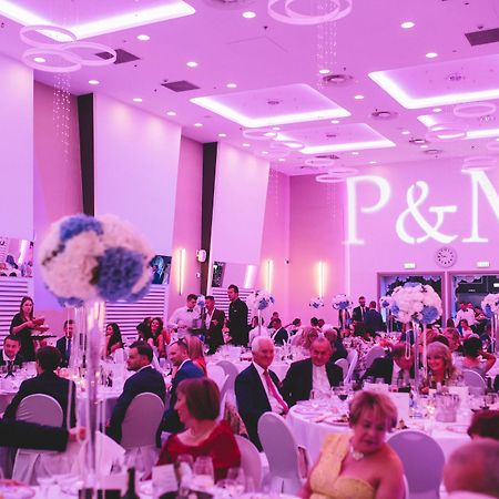 Holiday Inn Krakow City Centre By Ihg Екстериор снимка A wedding reception