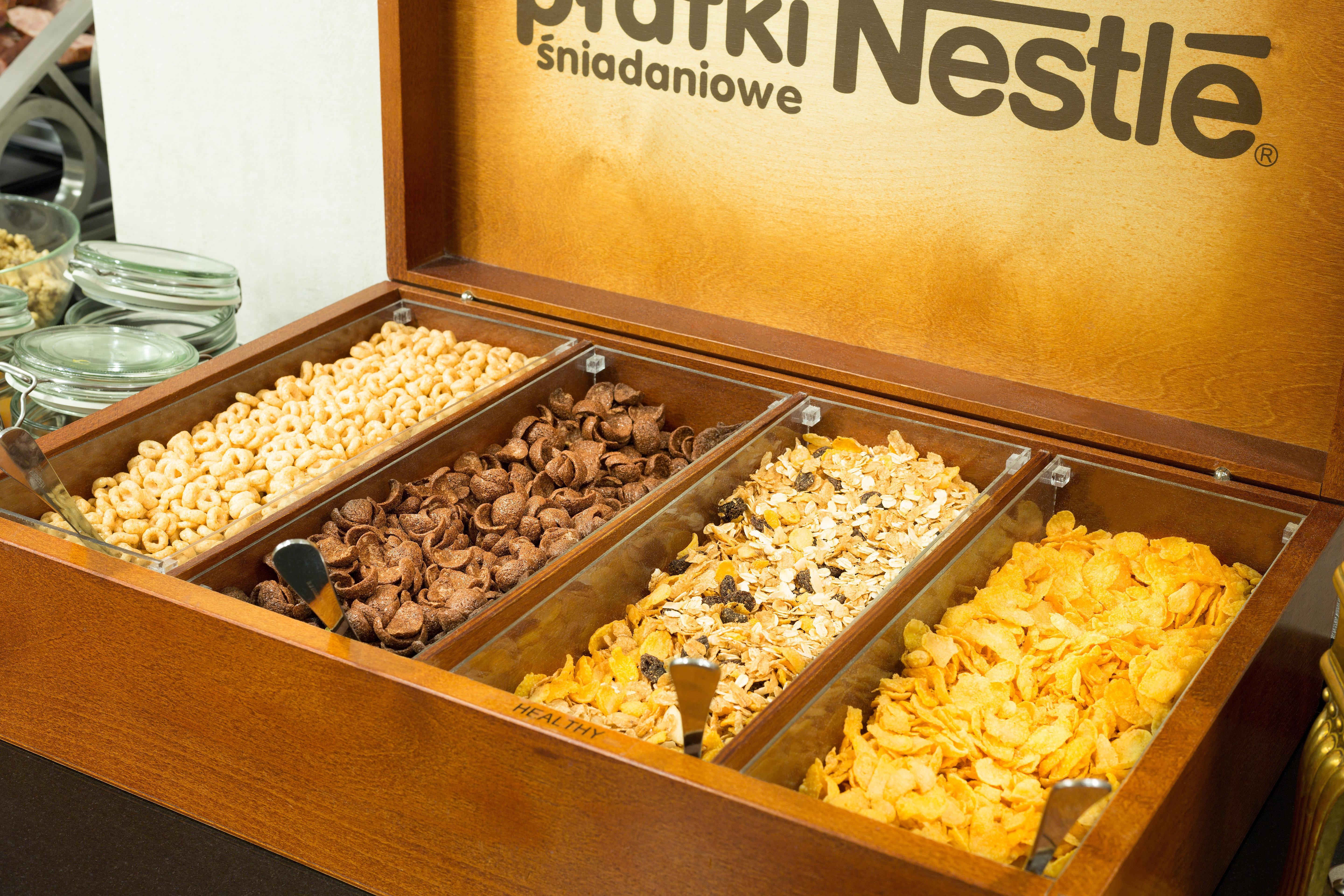 Holiday Inn Krakow City Centre By Ihg Екстериор снимка A selection of Nestlé's various cereal brands