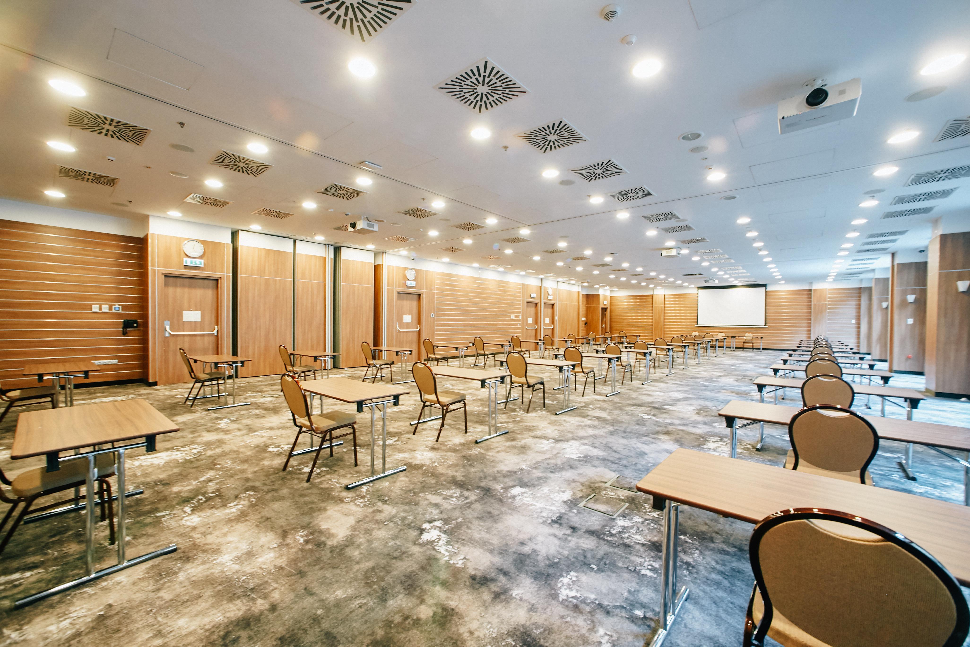 Holiday Inn Krakow City Centre By Ihg Екстериор снимка The main conference room