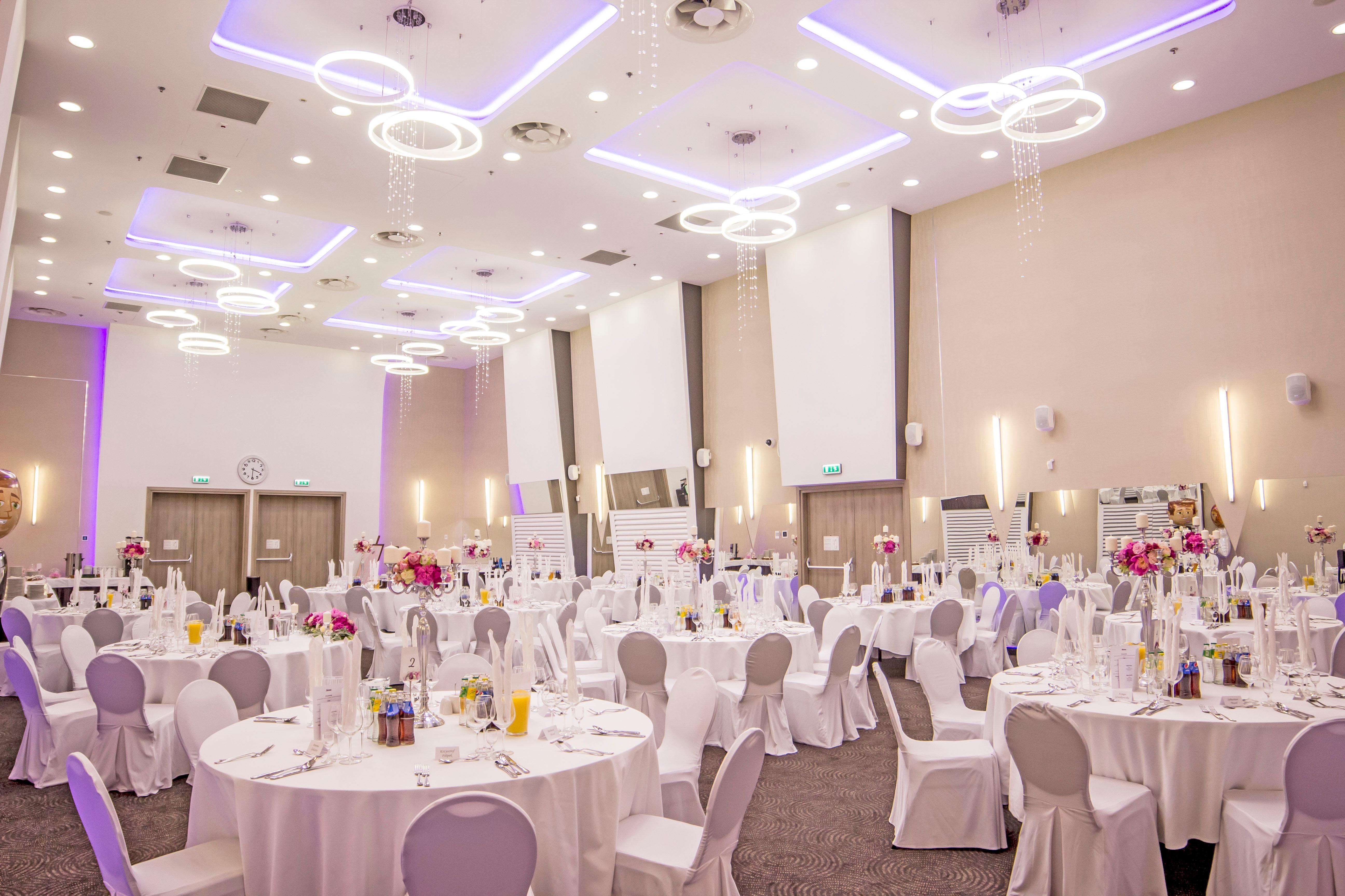 Holiday Inn Krakow City Centre By Ihg Екстериор снимка The interior of the ballroom