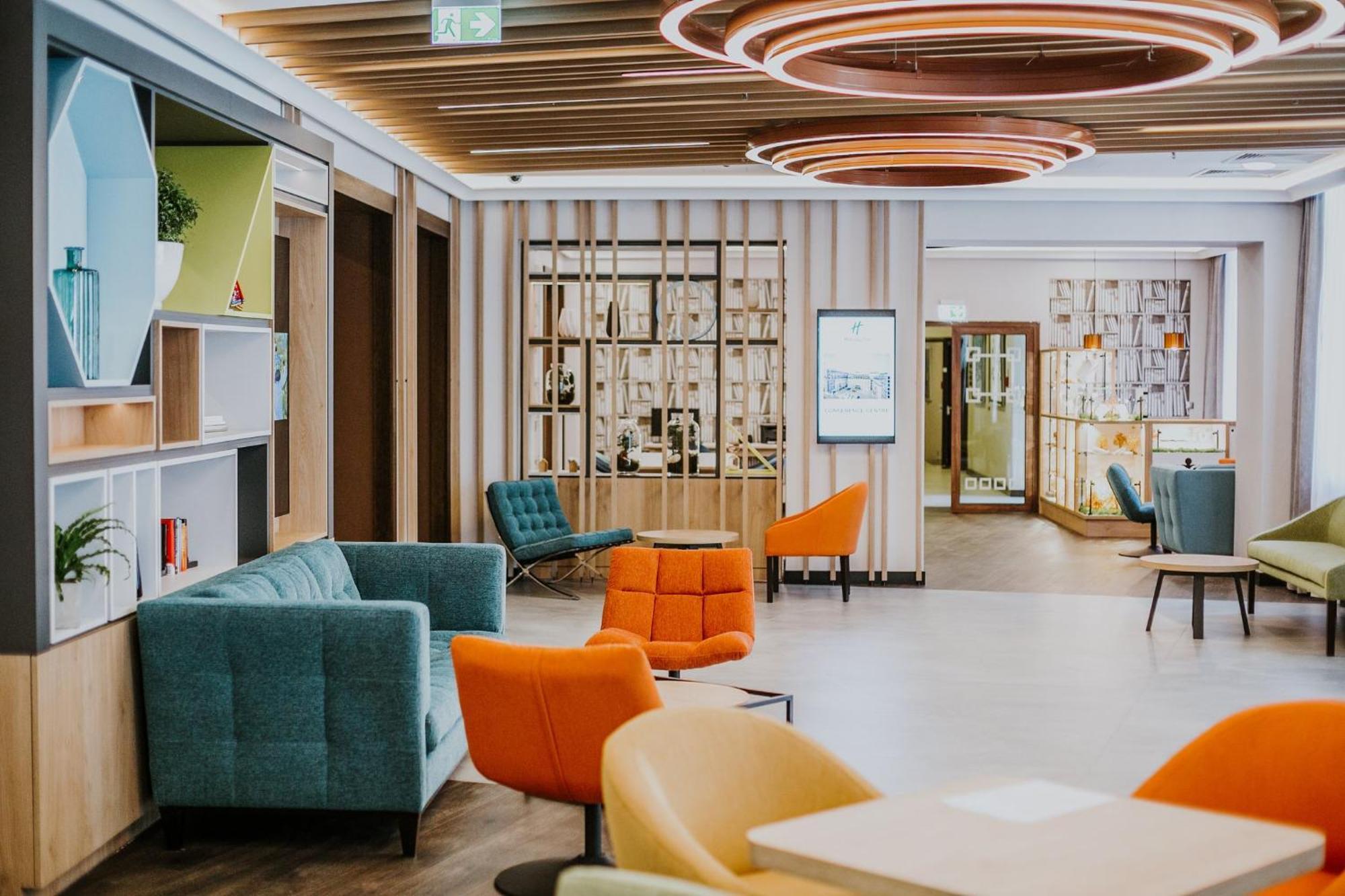 Holiday Inn Krakow City Centre By Ihg Екстериор снимка The lounge at Riga Airport
