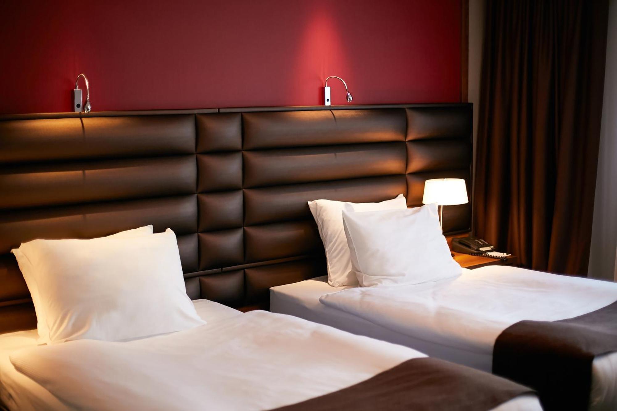 Holiday Inn Krakow City Centre By Ihg Екстериор снимка A room at the hotel