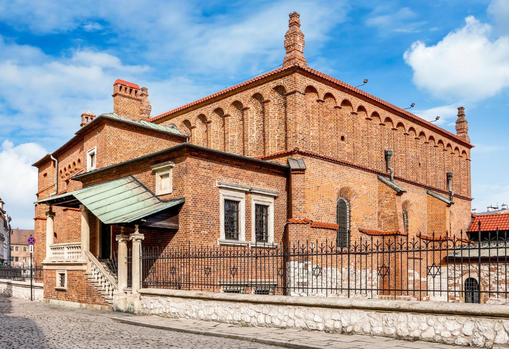 Holiday Inn Krakow City Centre By Ihg Екстериор снимка The Church of the Holy Apostles