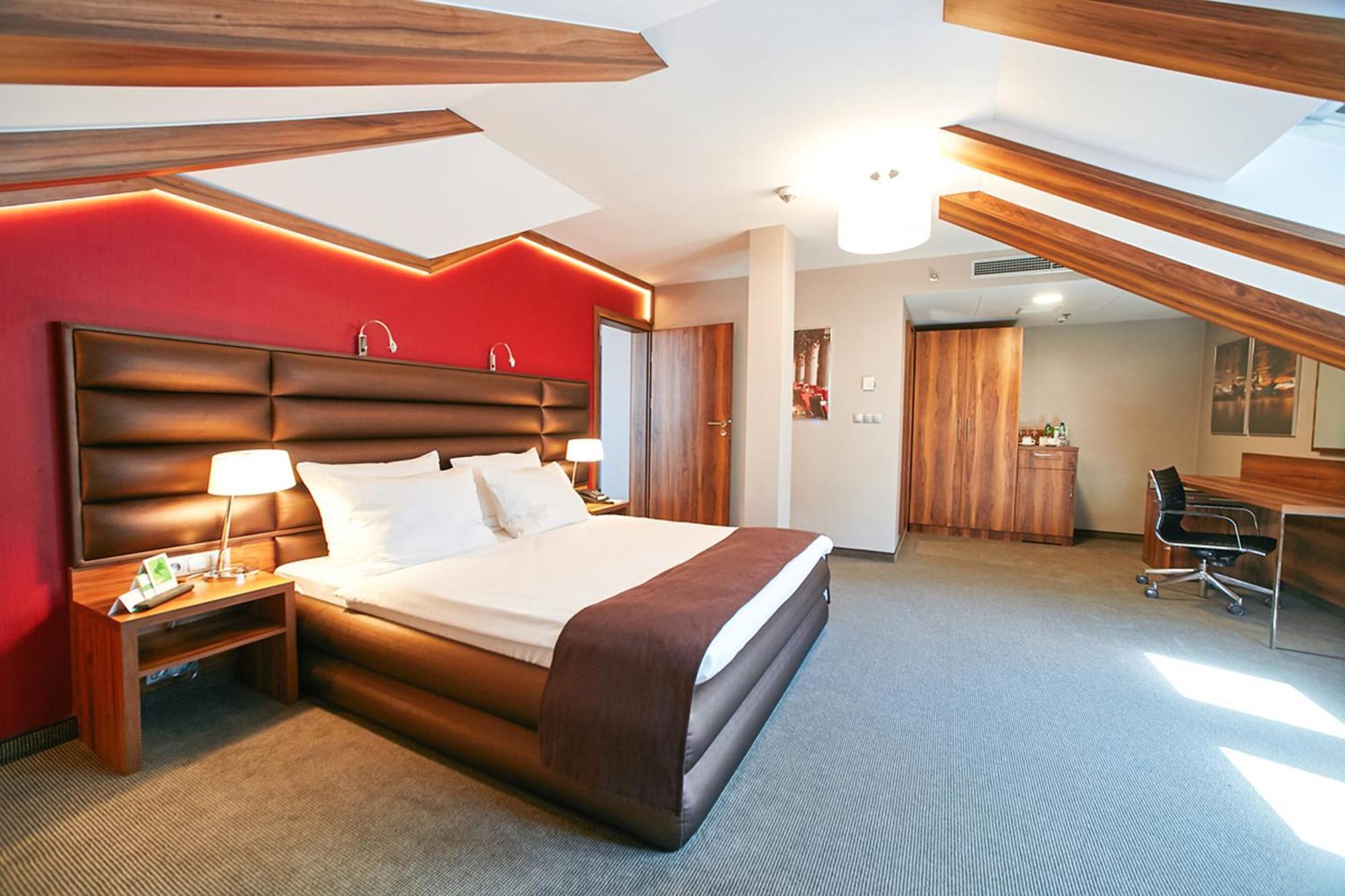 Holiday Inn Krakow City Centre By Ihg Екстериор снимка Suite